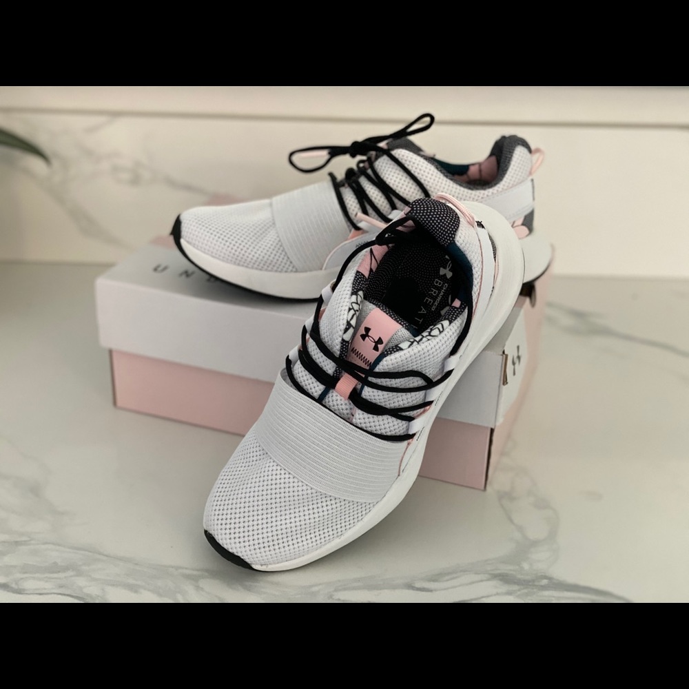 NEW IN BOX Under Armour Women’s Running Shoes 8.5